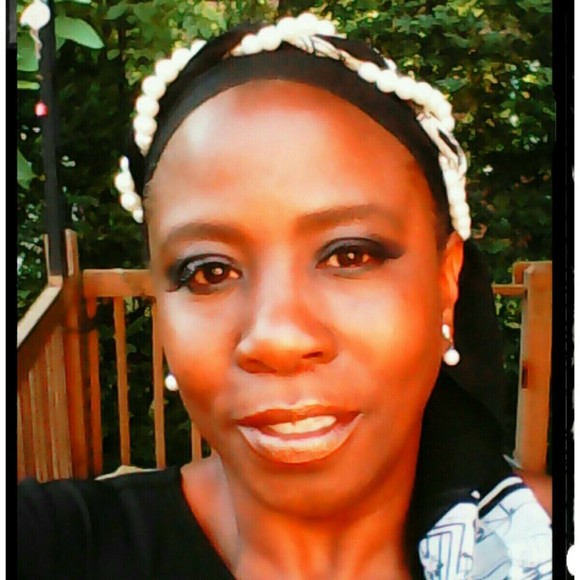 COPY - Meet your Posher, Basque Rene'e - Picture 1 of 16